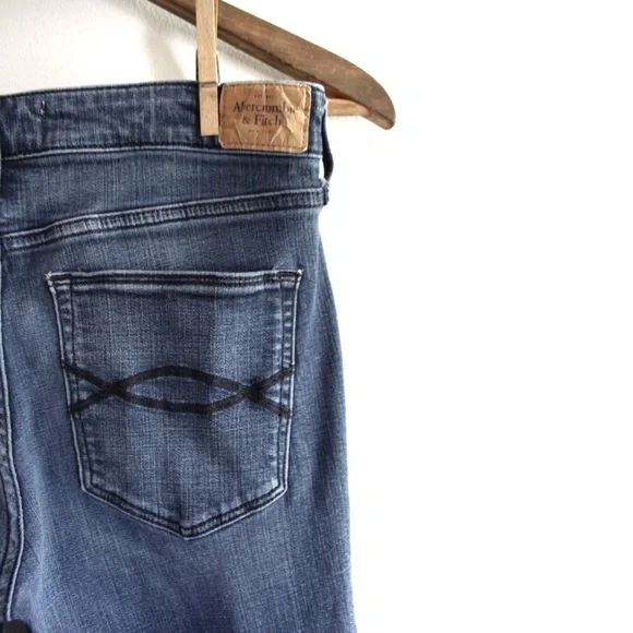 A&F High Rise Cropped Flare Raw Hem Jeans 8 29 Preowned - Picture 7 of 9